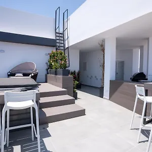 דירה Sealife Citycenter Residences, לרנקה